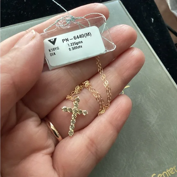 18K Solid Gold Chain in 0.50Carat Natural Diamond